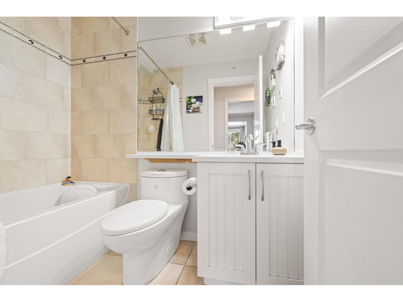 403 15621 MARINE DRIVE, White Rock