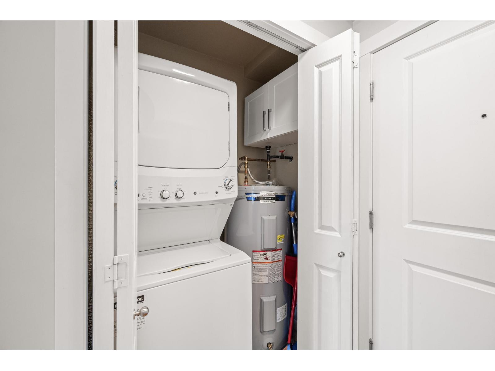 403 15621 MARINE DRIVE, White Rock