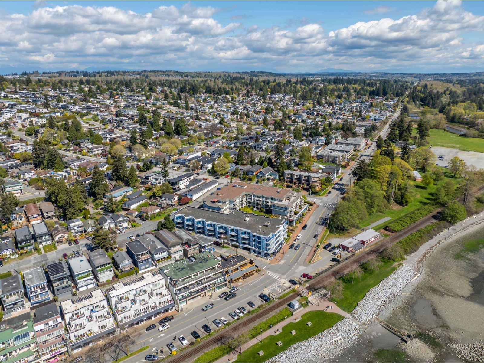 403 15621 MARINE DRIVE, White Rock