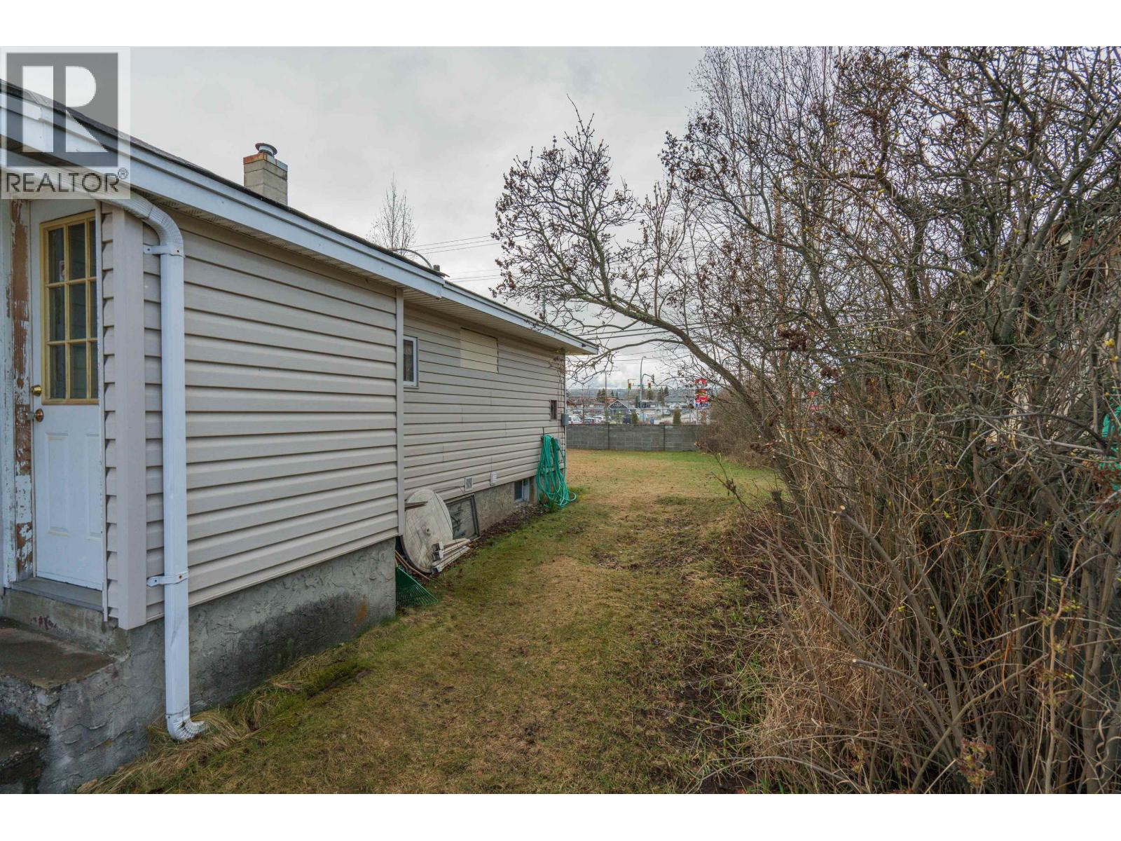 495 BURDEN STREET - 15