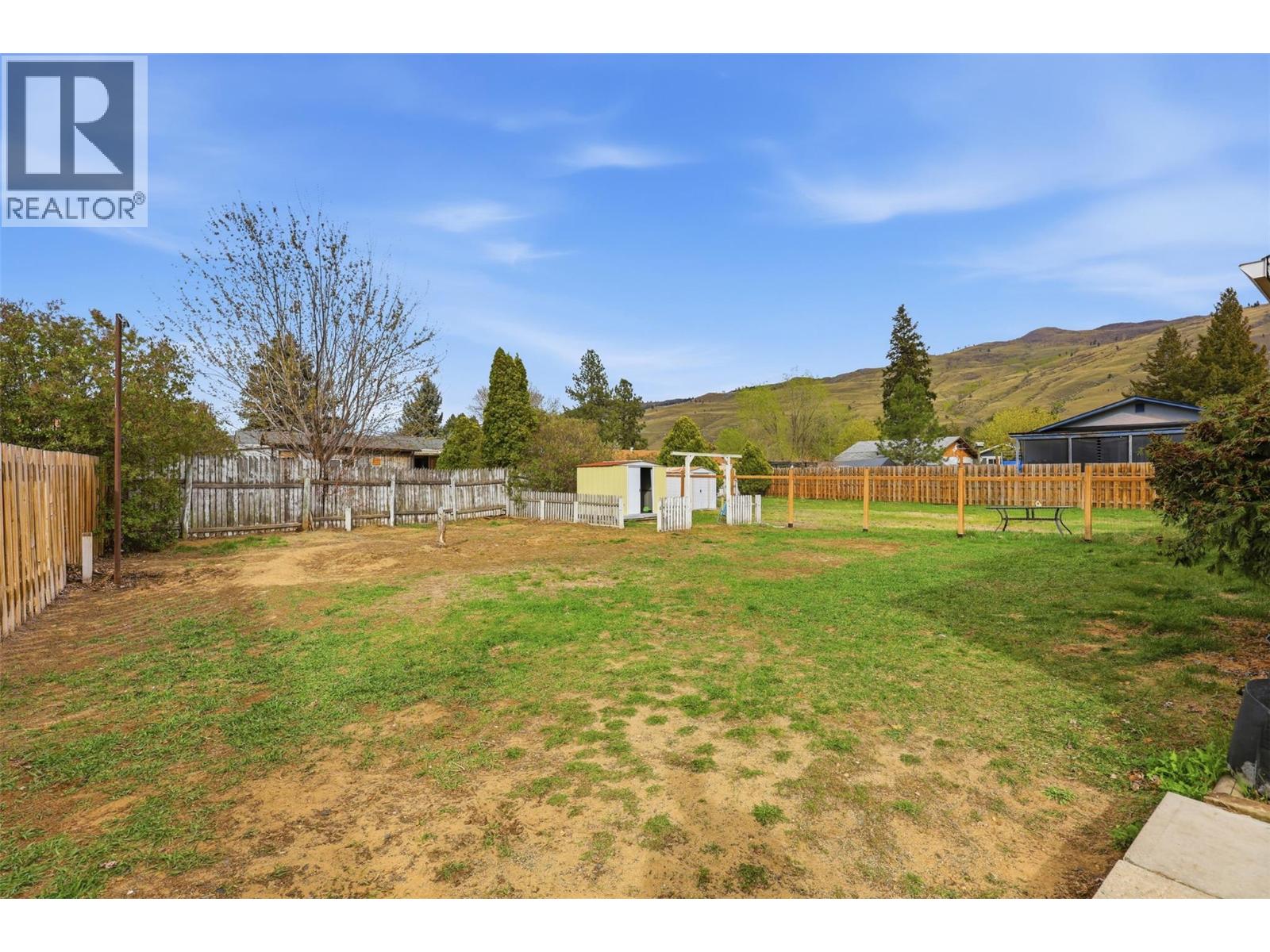 666/668 REEMON DRIVE - 24