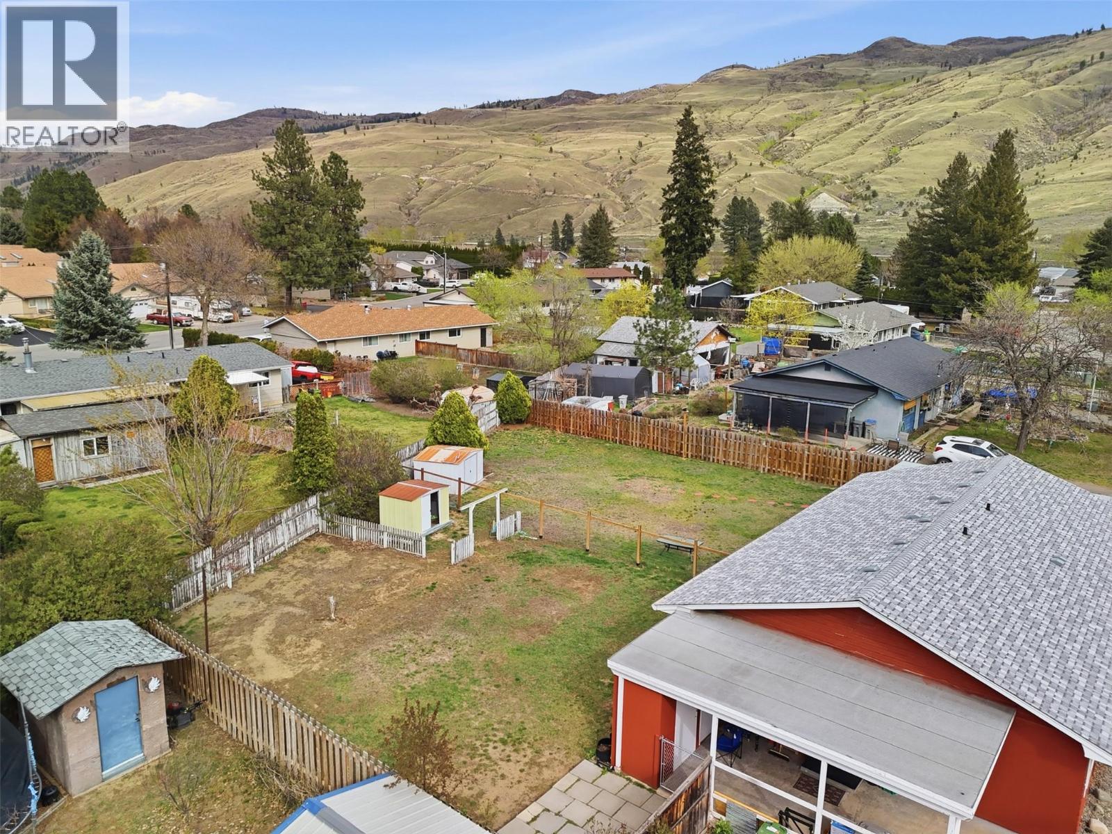 666/668 REEMON DRIVE - 28