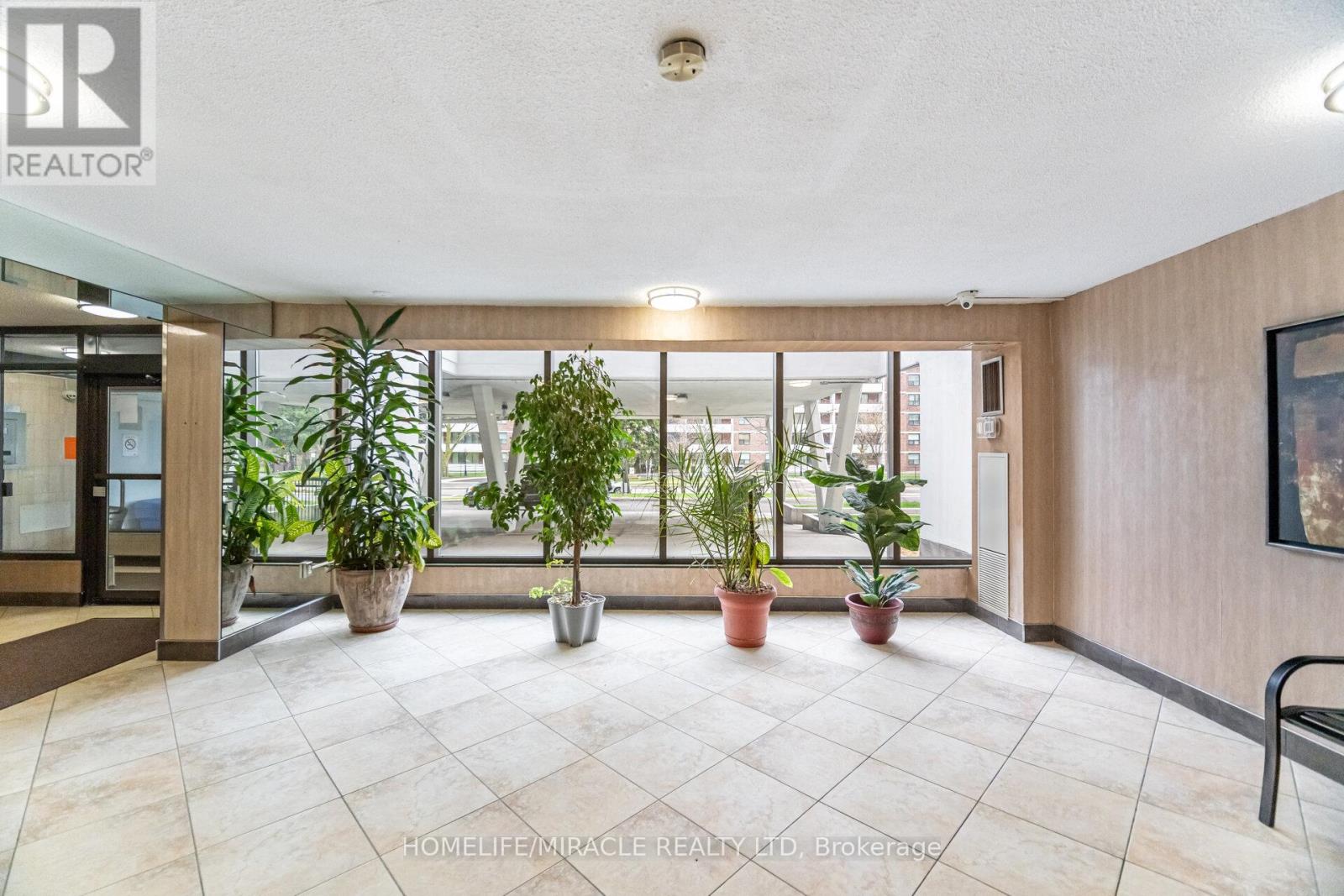 #1703 100 PRUDENTIAL DRIVE - 33