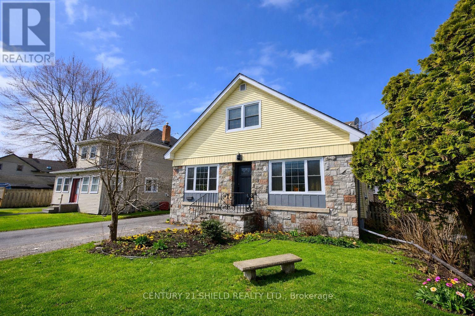 114 GLOUCESTER STREET N — photo 2