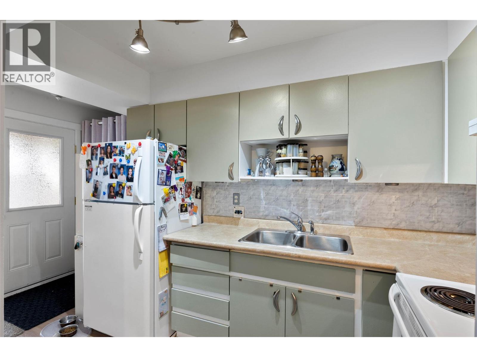 #37 1435 Summit Drive - 14