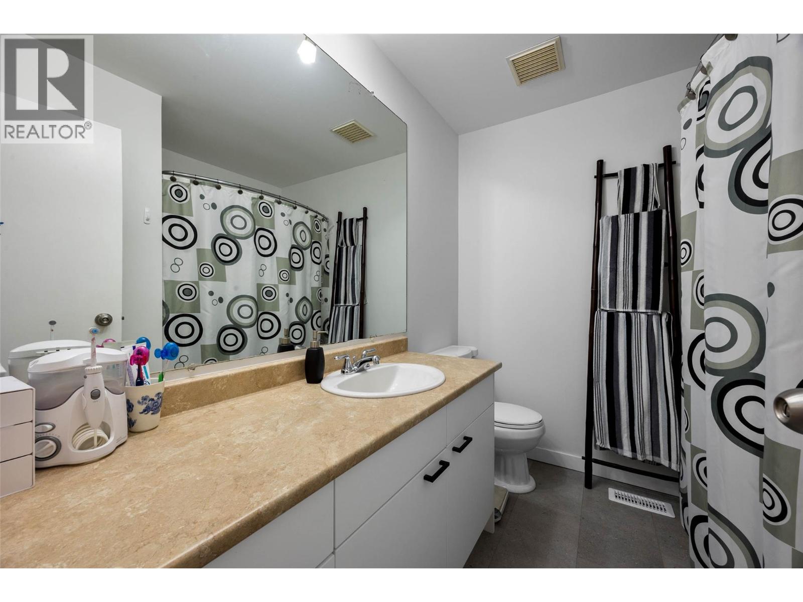 #37 1435 SUMMIT DRIVE - 18