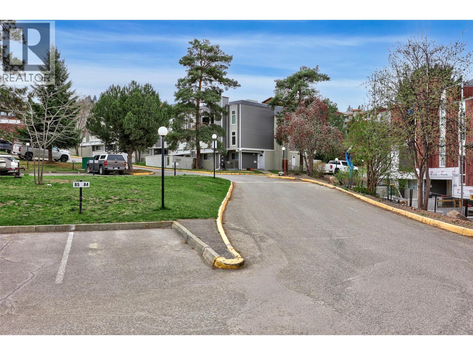 #37 1435 SUMMIT DRIVE - 21