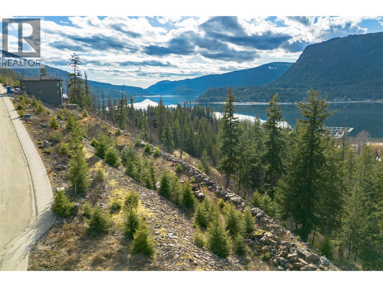  274 Bayview Drive, Sicamous