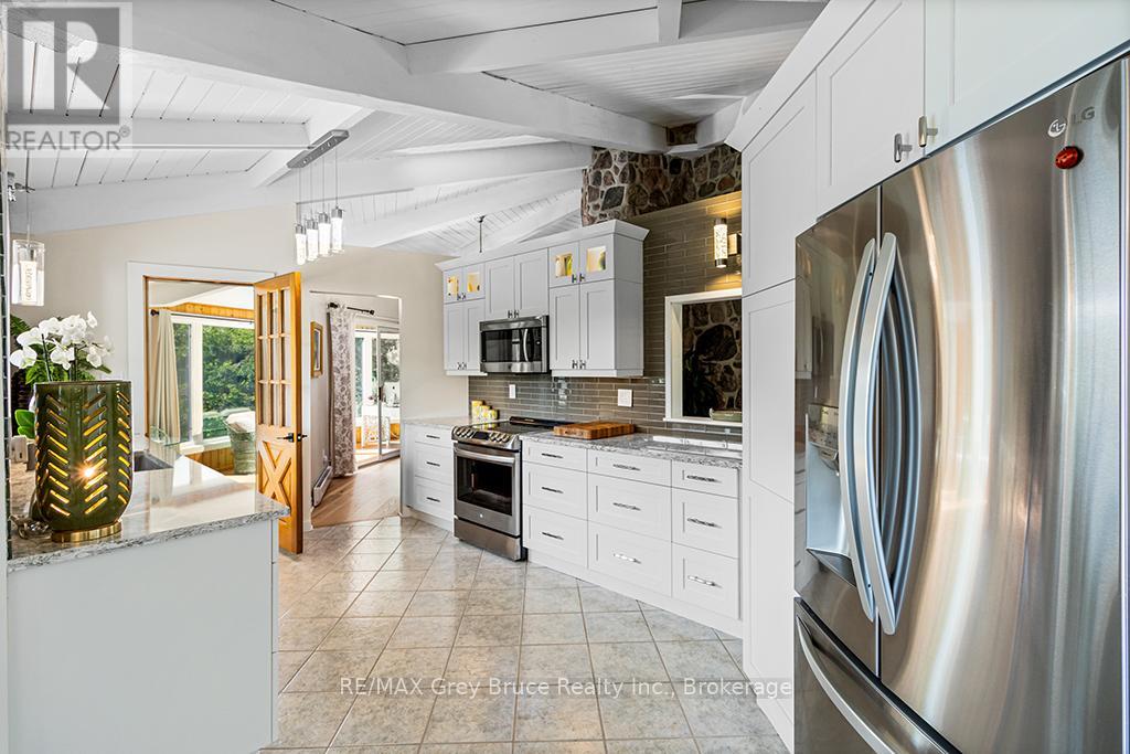 15 ISTHMUS BAY ROAD - 17