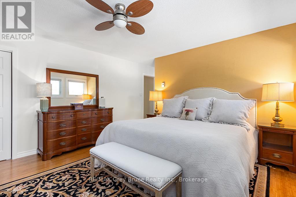 15 ISTHMUS BAY ROAD - 25
