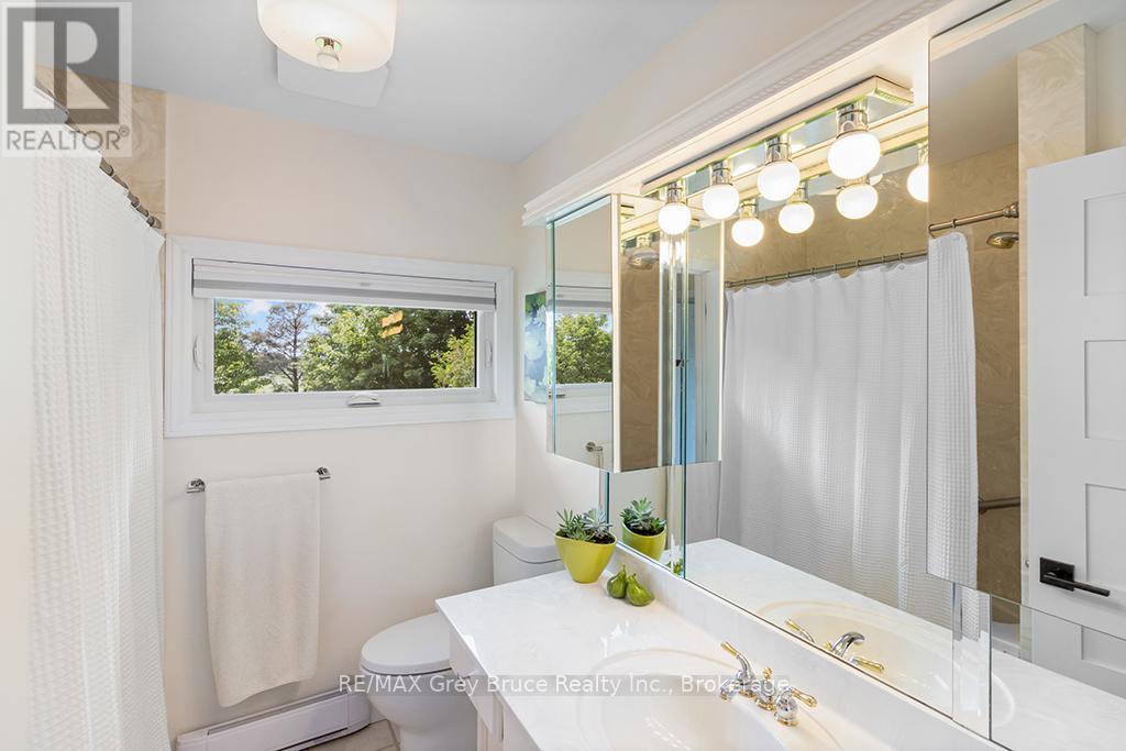 15 ISTHMUS BAY ROAD - 27