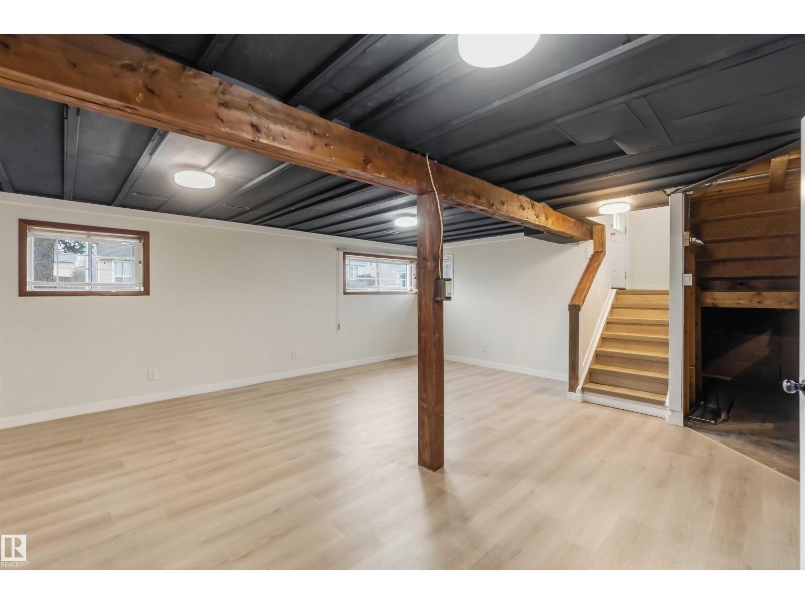 4636 37A AV NW - 41