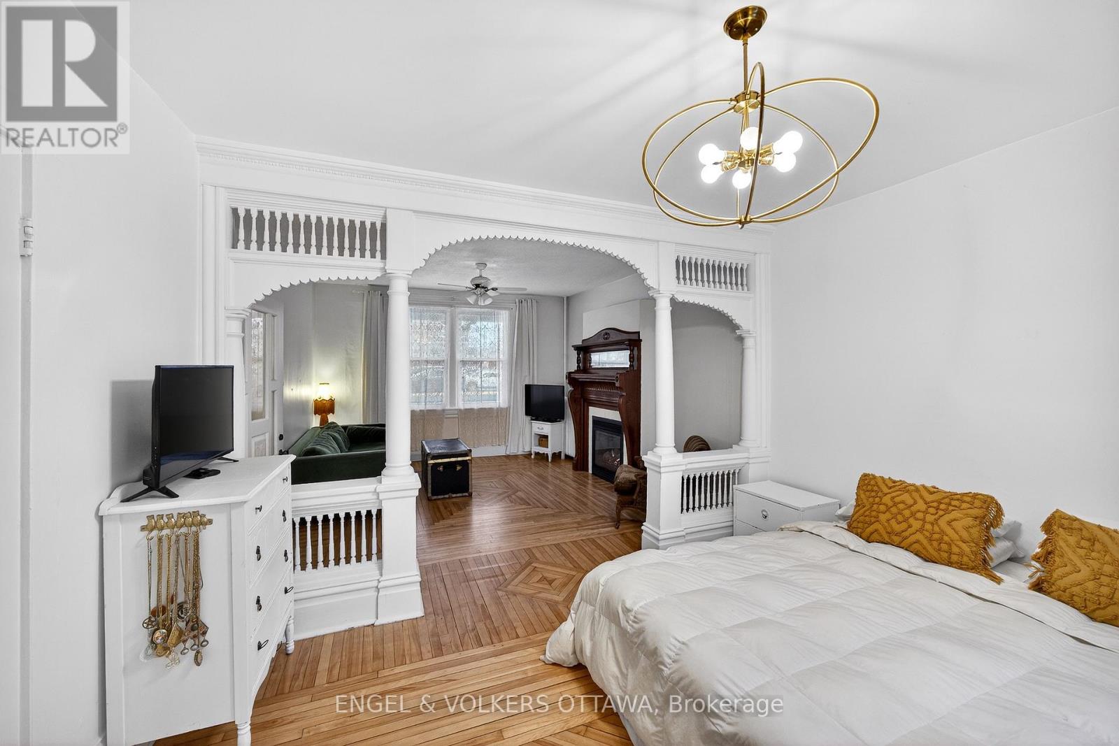 86 BRUYERE STREET — photo 12