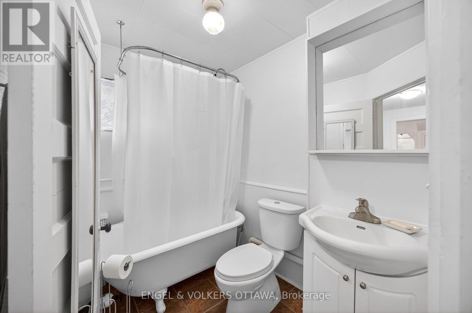 86 BRUYERE STREET — photo 17
