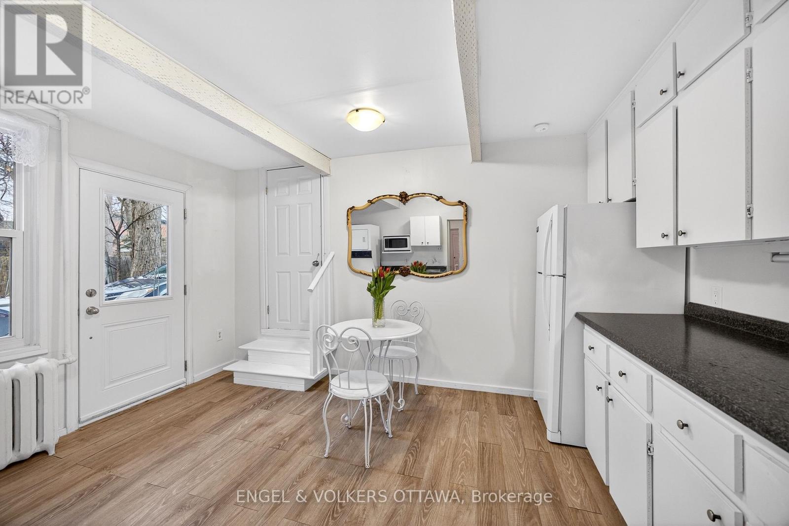 86 BRUYERE STREET — photo 18