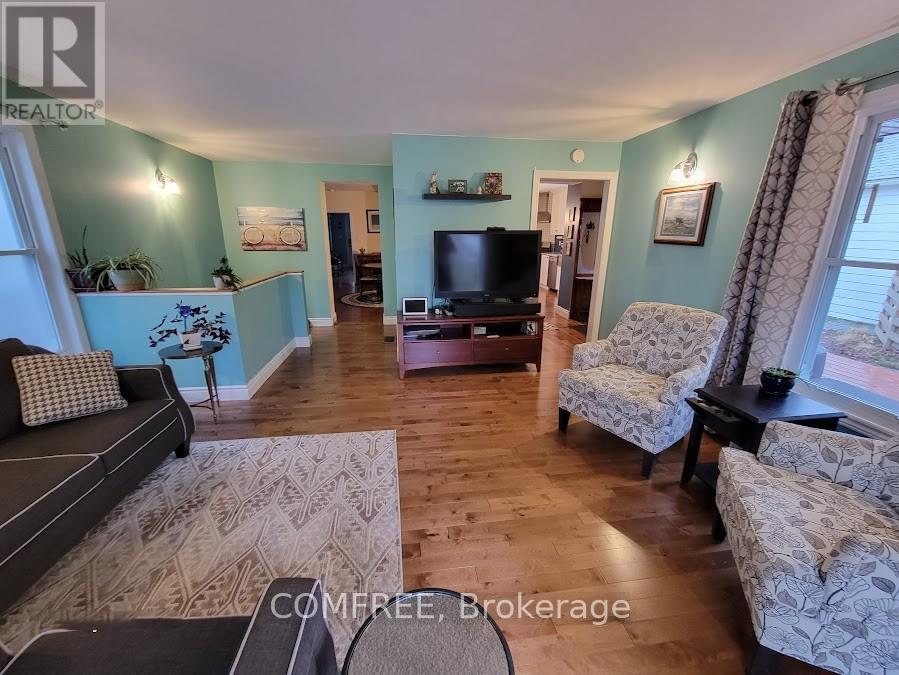 136 JOHN STREET - 11