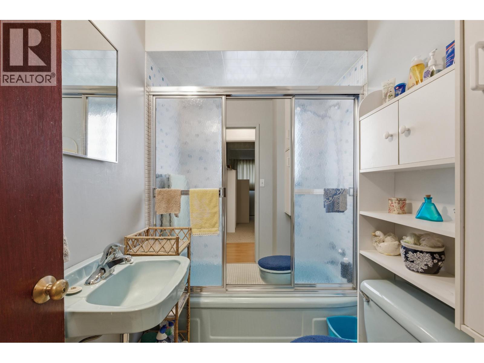 529 N NINTH AVENUE - 11