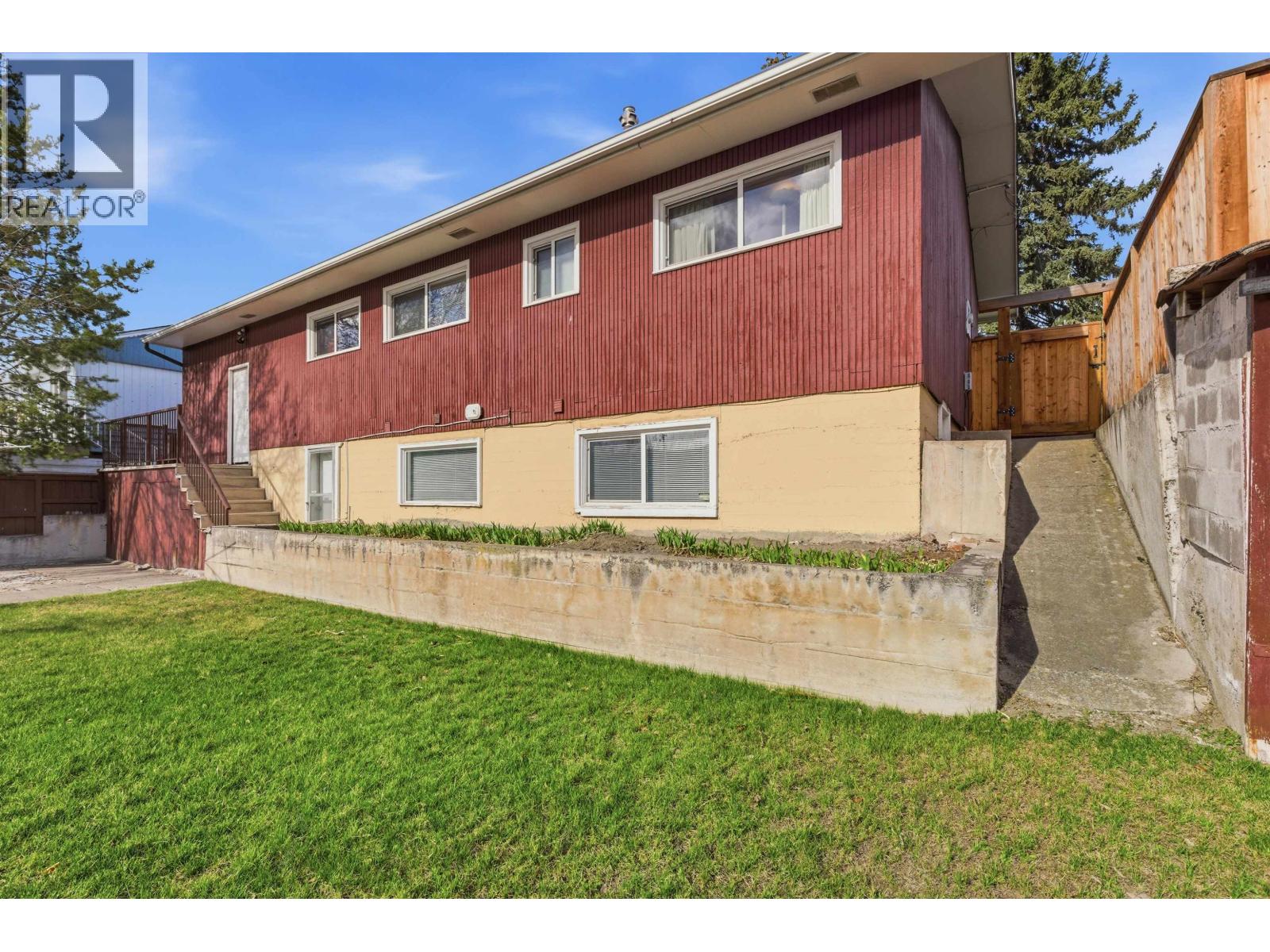 529 N NINTH AVENUE - 22