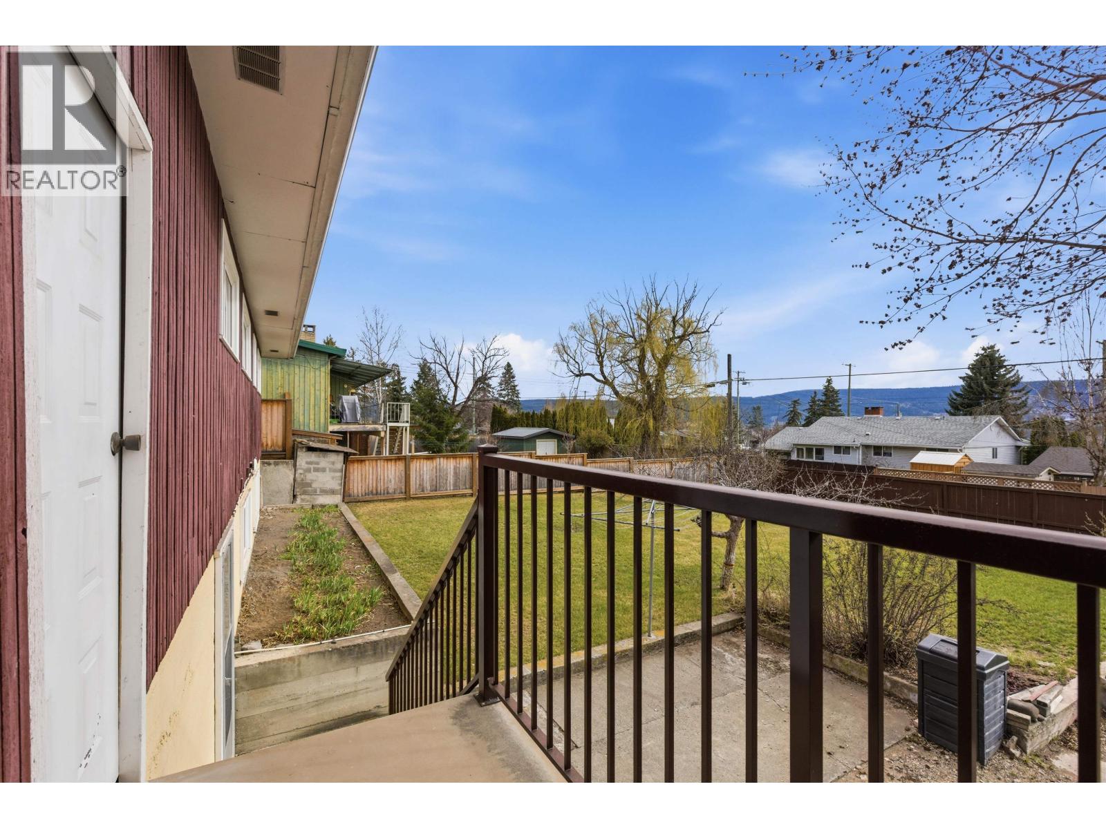 529 N NINTH AVENUE - 24