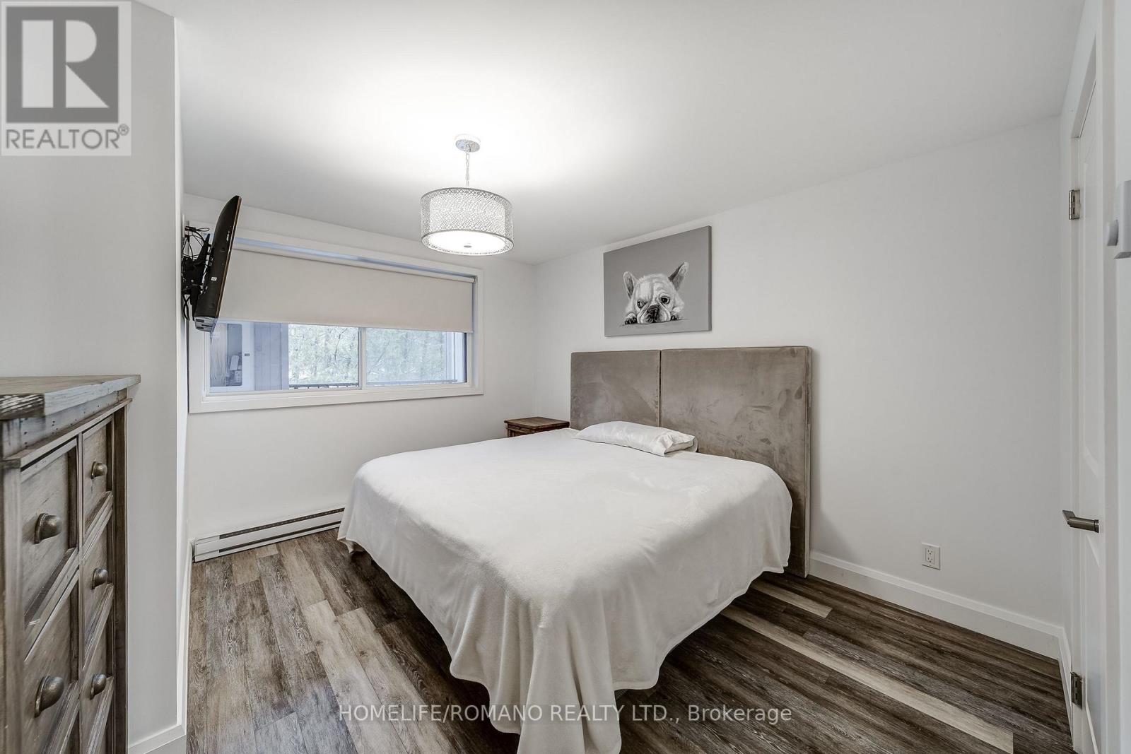 #305 80 HORSESHOE BOULEVARD - 22