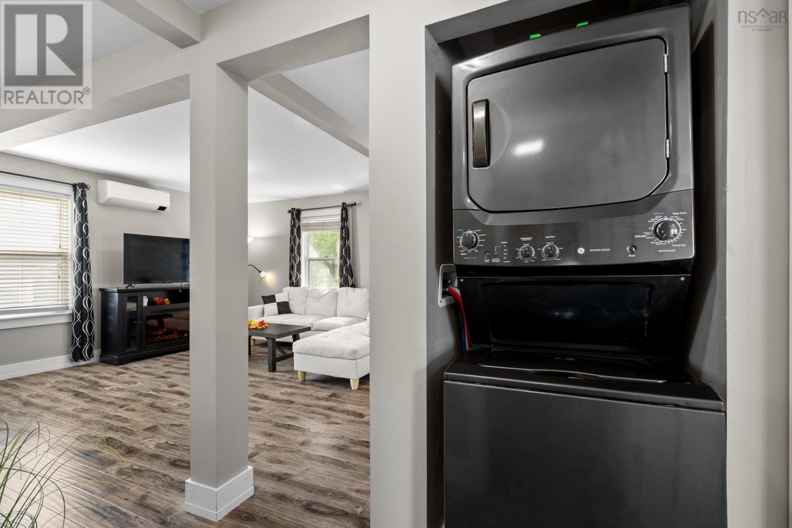 Property 16 of 50 of 2793 Connolly Street