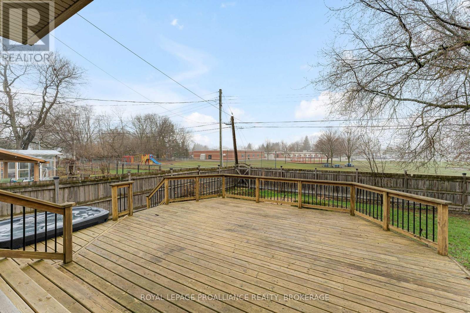 270 NORTH STREET, Gananoque, Ontario, K7G1M1 — Photo 45
