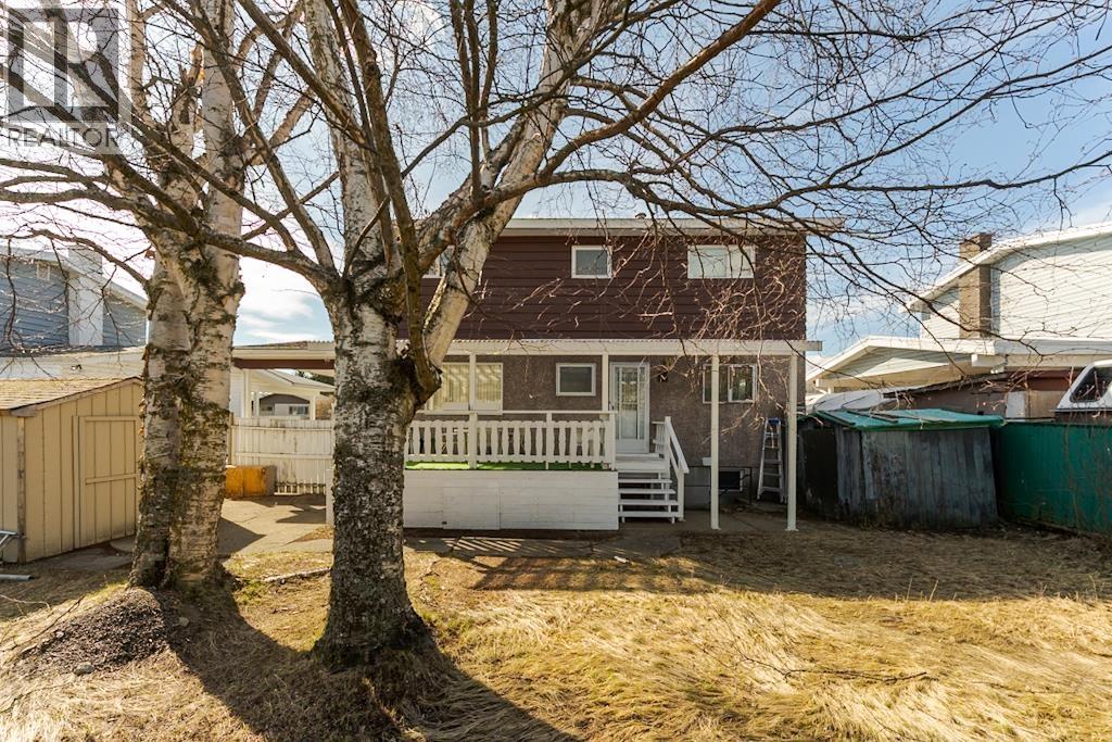 Photo 8 of 40 — 2832 PINEWOOD AVENUE · Prince George, BC