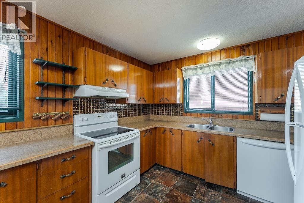 2832 PINEWOOD AVENUE - 23