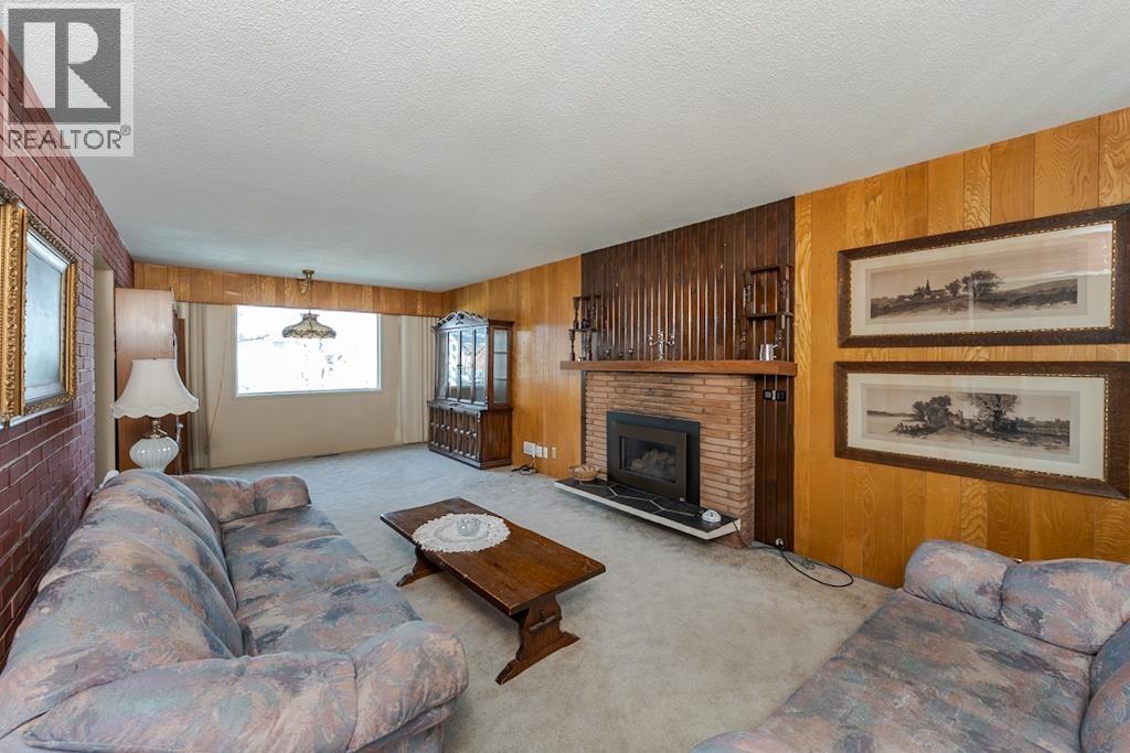 2832 PINEWOOD AVENUE - 14