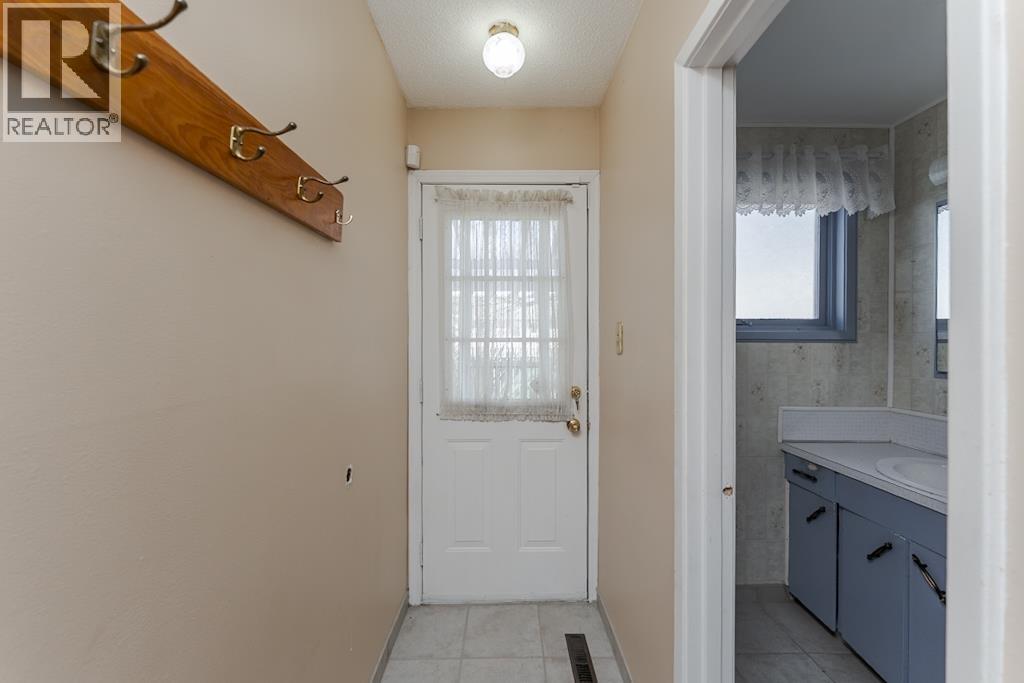 2832 PINEWOOD AVENUE - 19