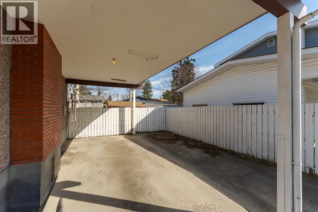 2832 PINEWOOD AVENUE - 4