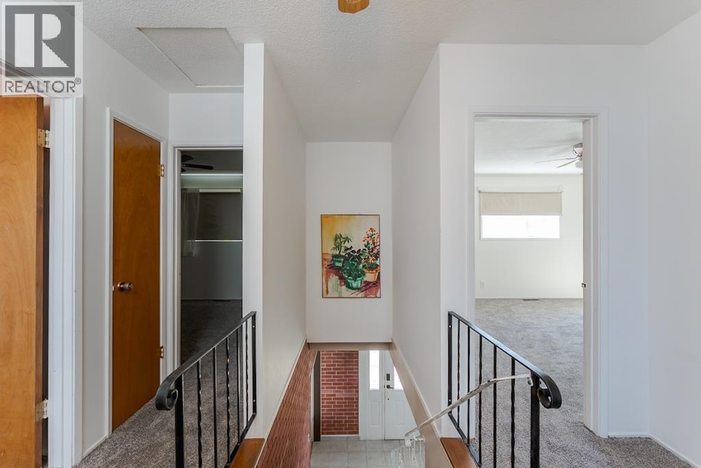 2832 PINEWOOD AVENUE - 33