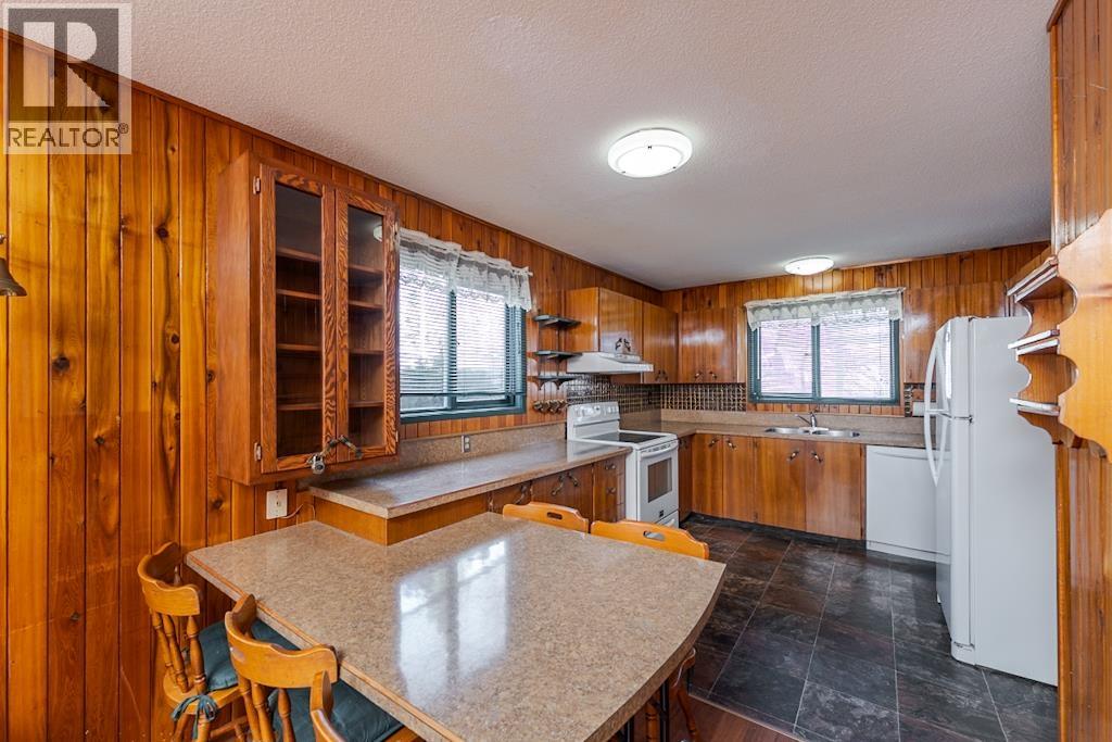 2832 PINEWOOD AVENUE - 29