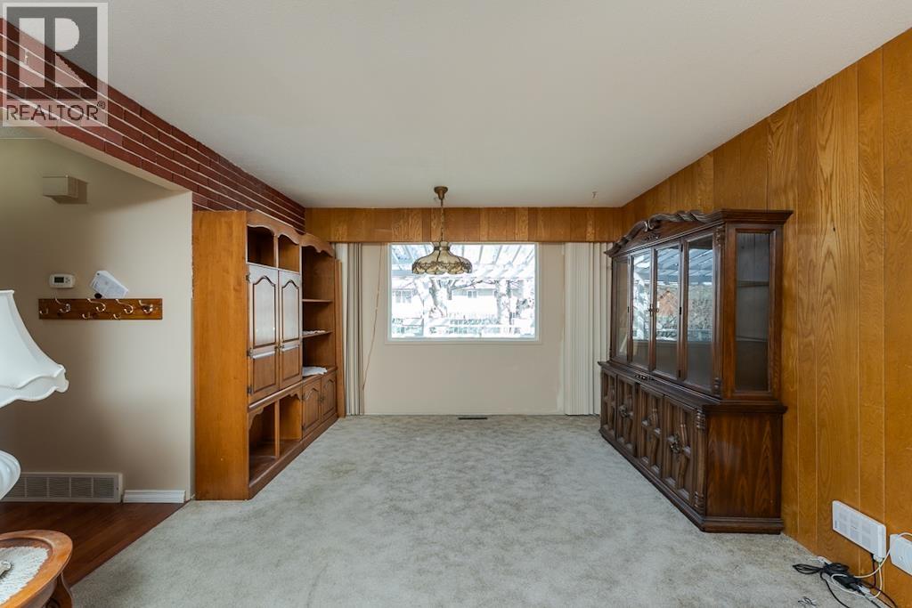 2832 PINEWOOD AVENUE - 16