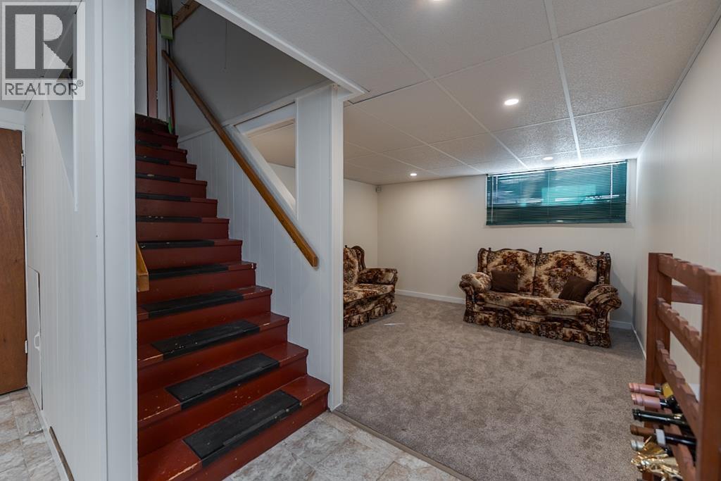 2832 PINEWOOD AVENUE - 40