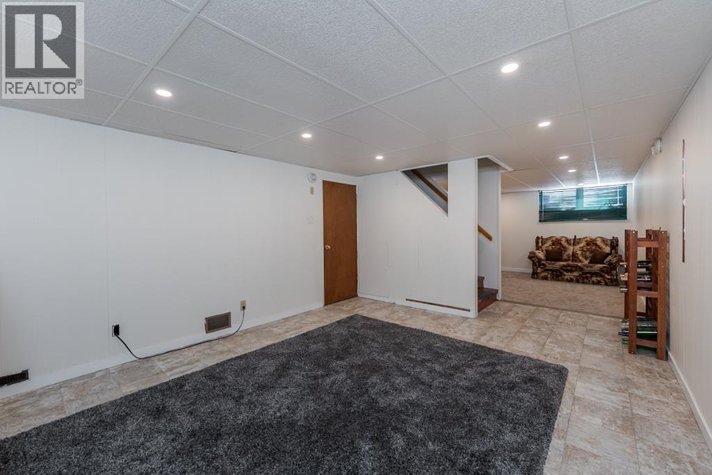 2832 PINEWOOD AVENUE - 39