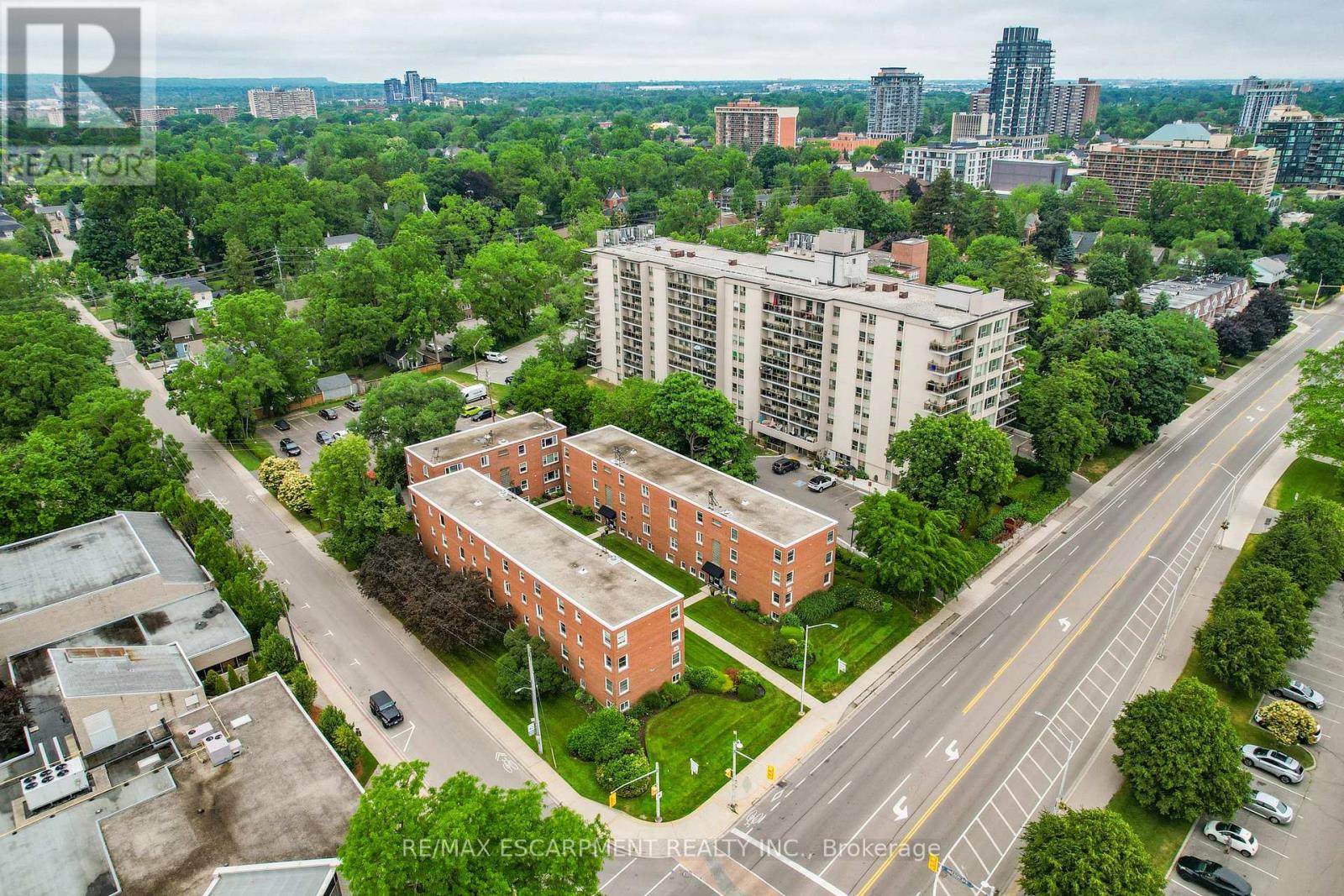 #37 1347 LAKESHORE ROAD - 14