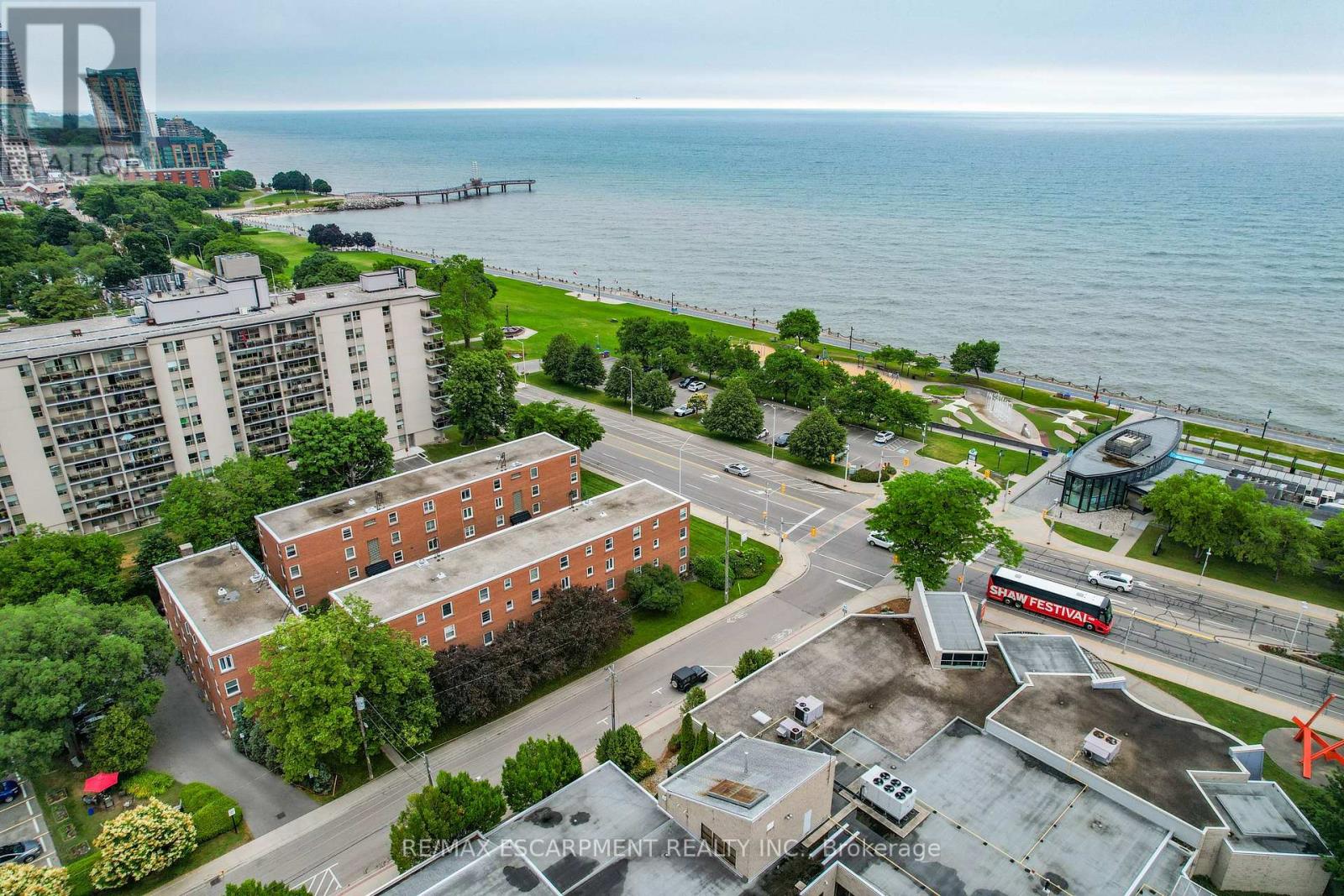 #37 1347 LAKESHORE ROAD - 16