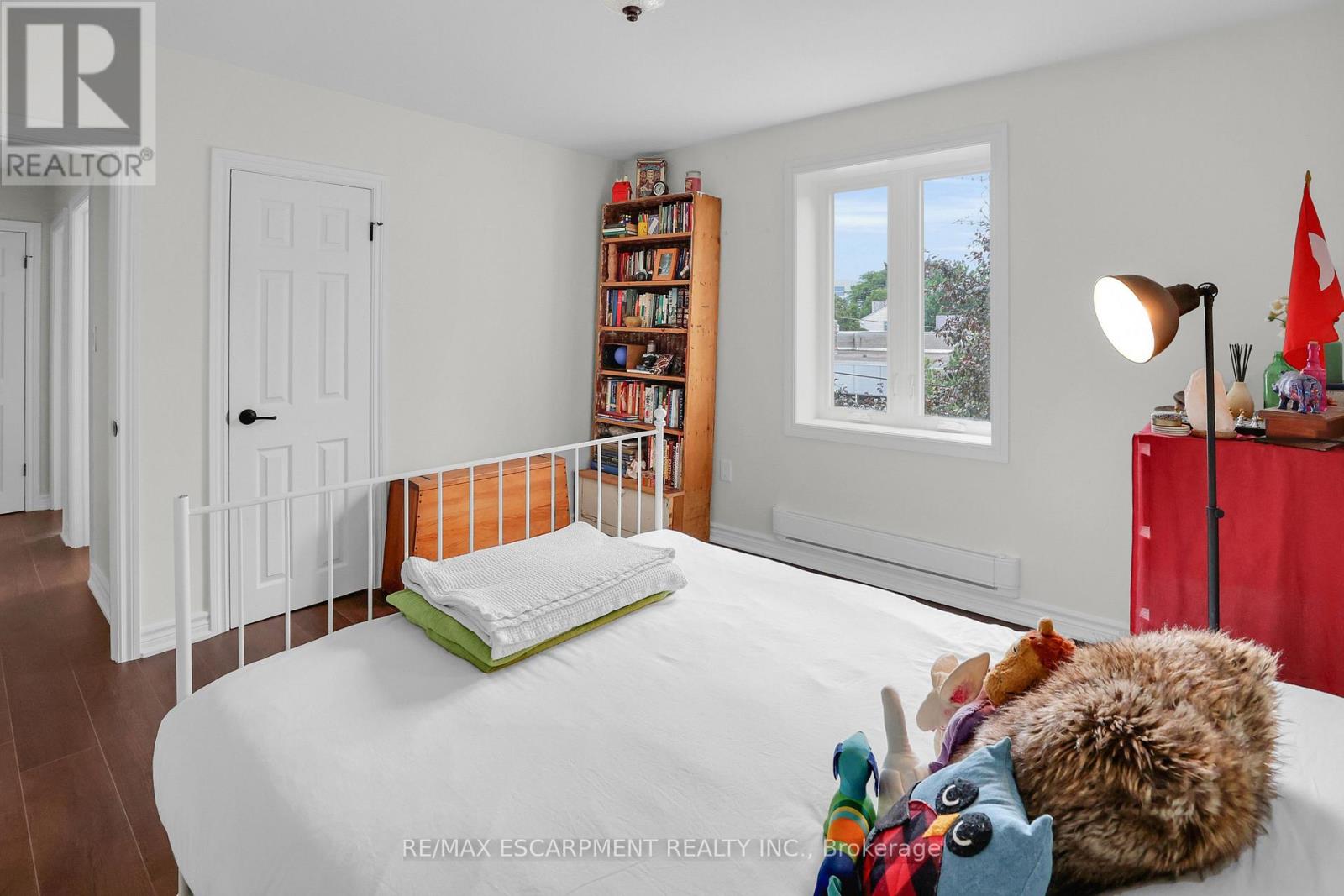 #37 1347 LAKESHORE ROAD - 26