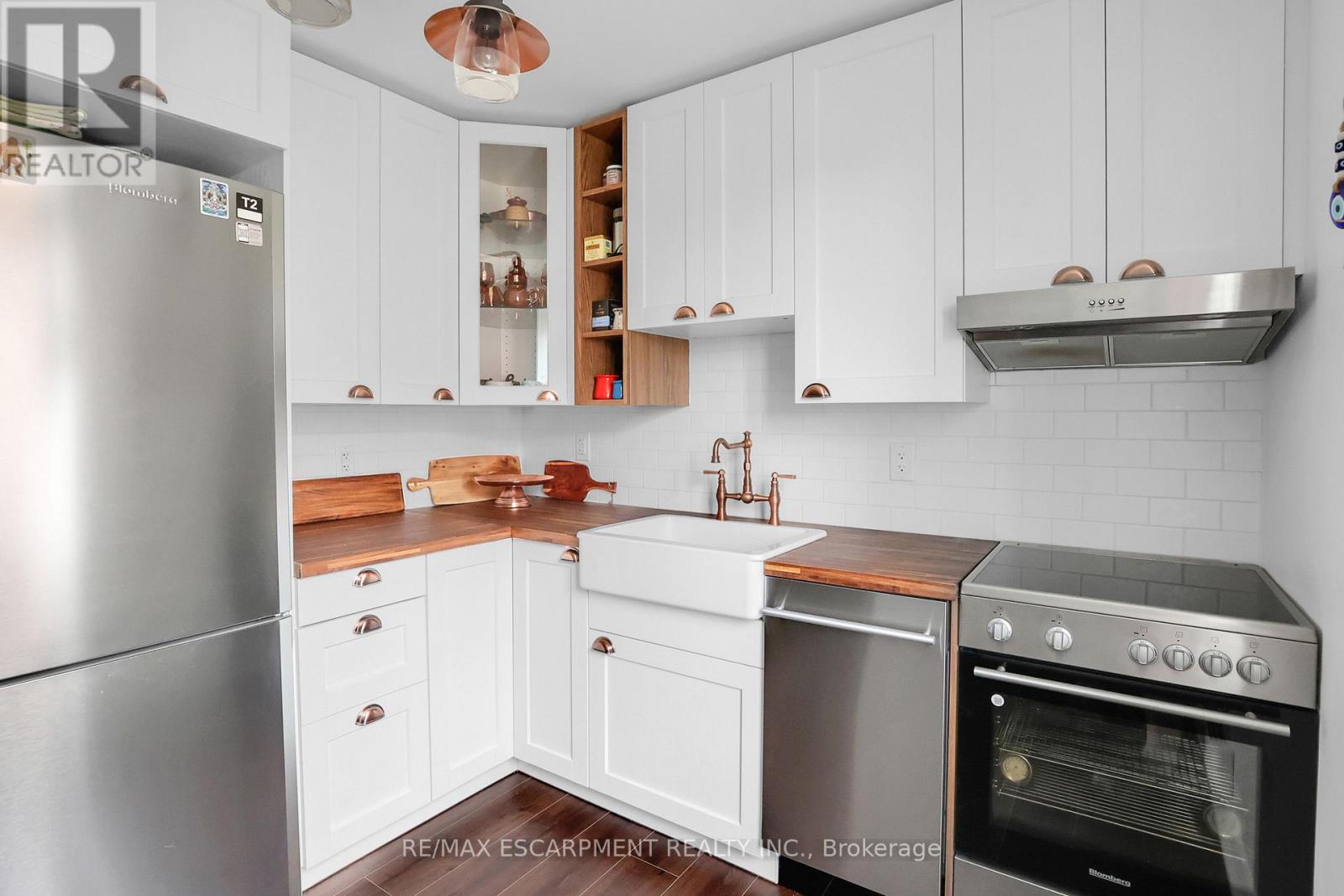 #37 1347 LAKESHORE ROAD - 31