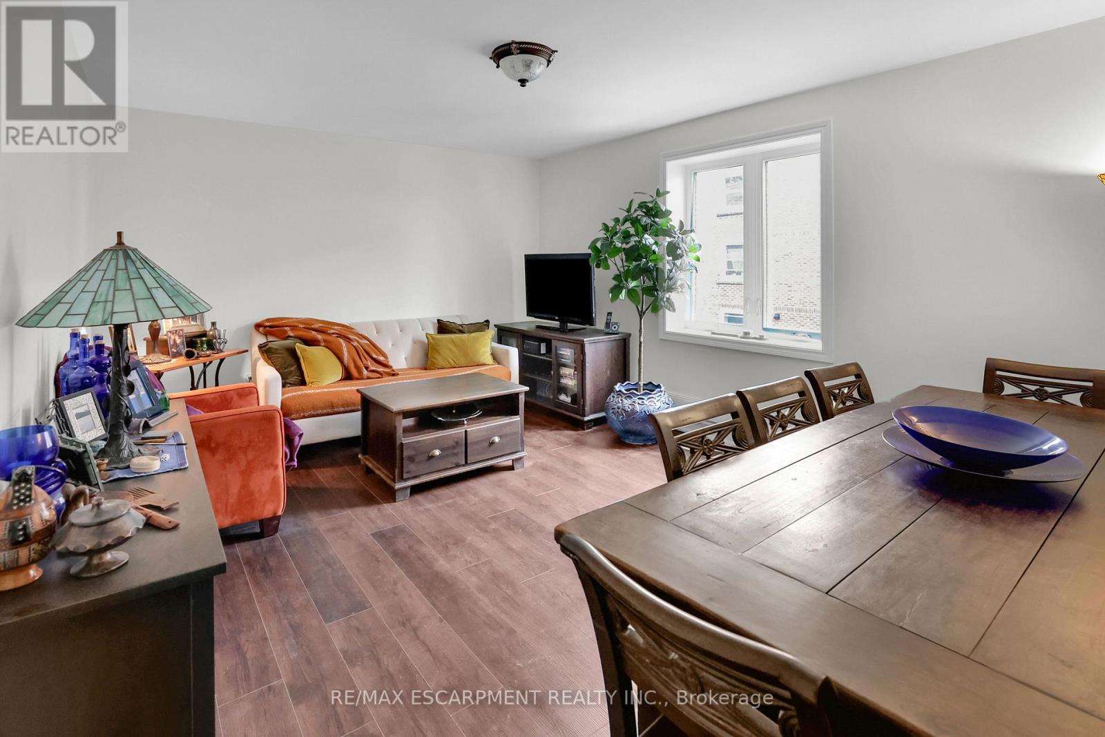 #37 1347 LAKESHORE ROAD - 36