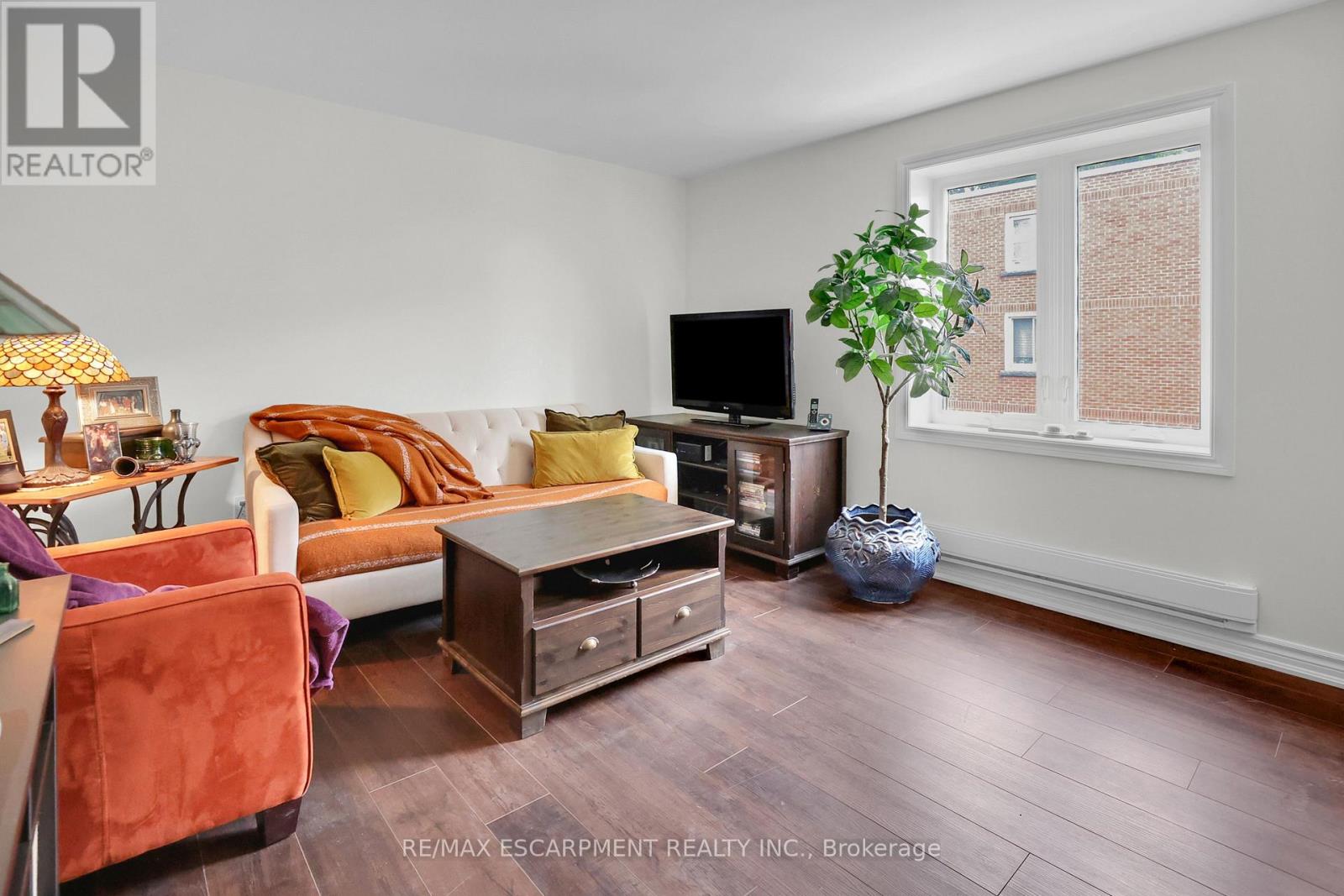 #37 1347 LAKESHORE ROAD - 38