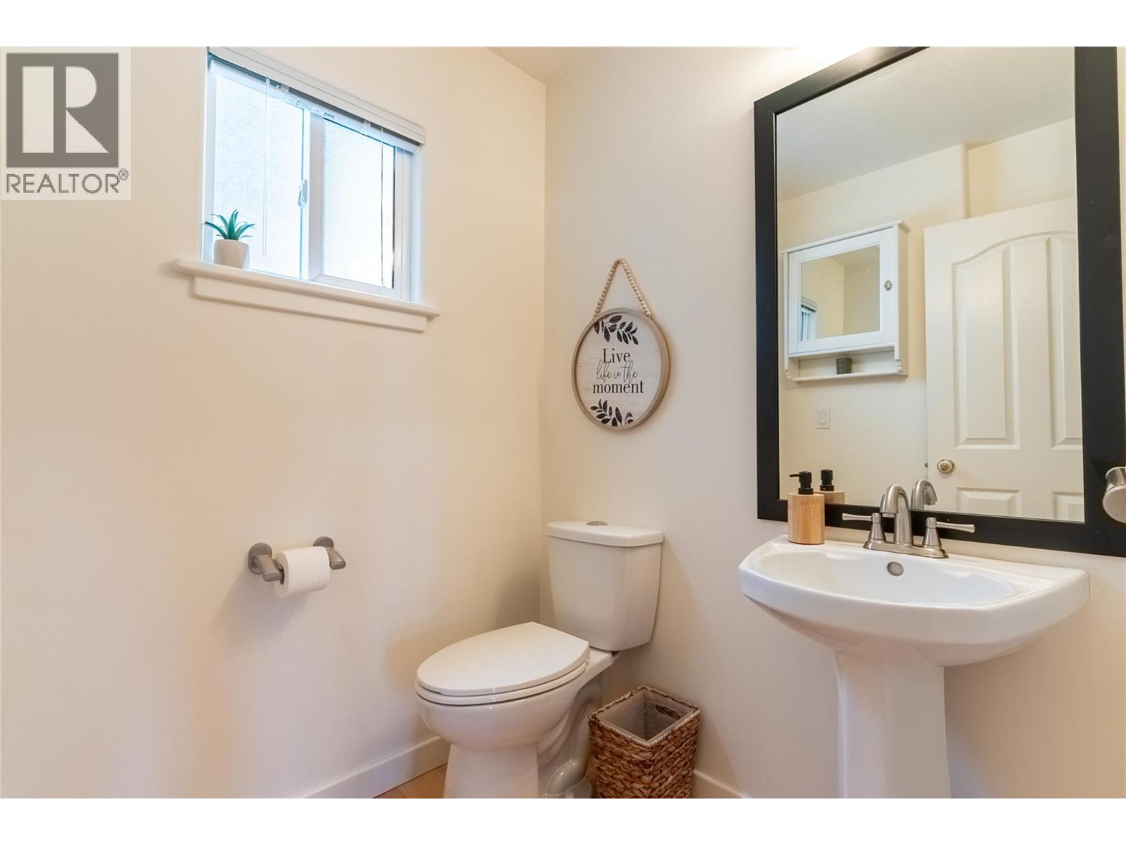 #18 411 ABERDEEN Drive Unit# 18 - 8