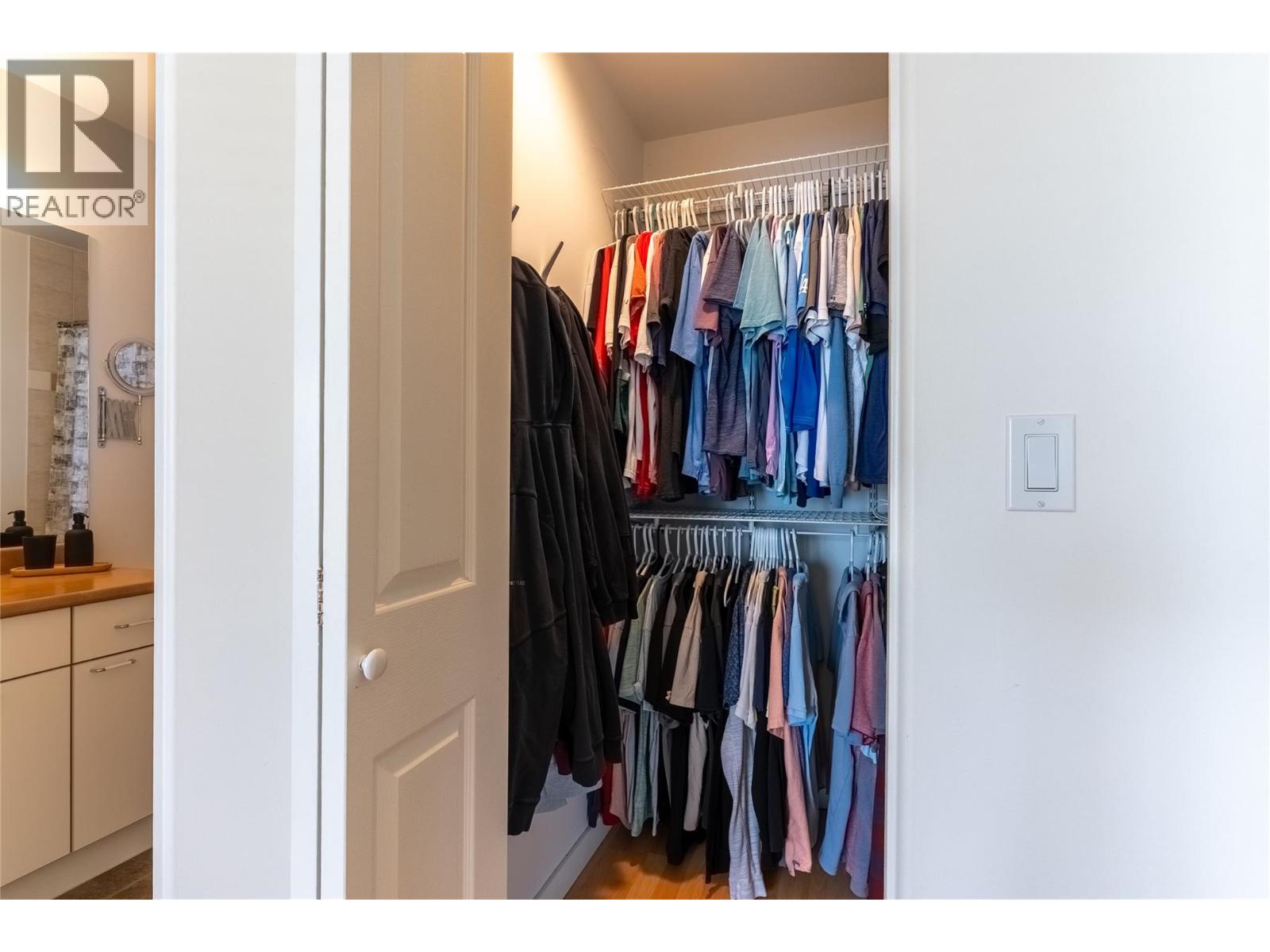 #18 411 ABERDEEN Drive Unit# 18 - 16