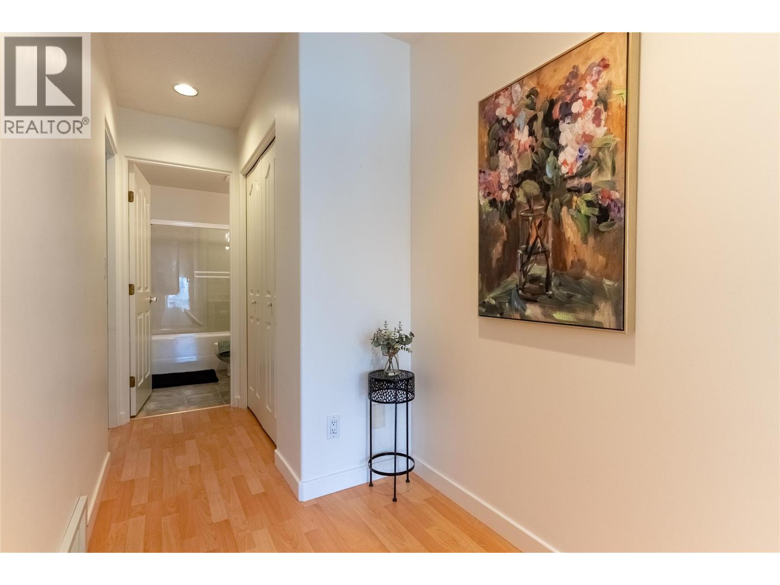 #18 411 ABERDEEN Drive Unit# 18 - 20