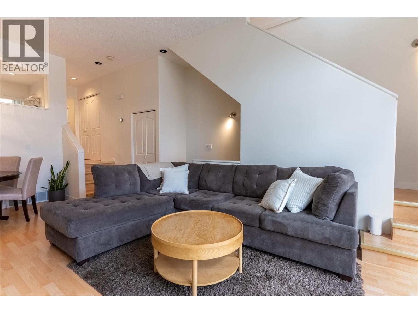 #18 411 ABERDEEN Drive Unit# 18 - 13