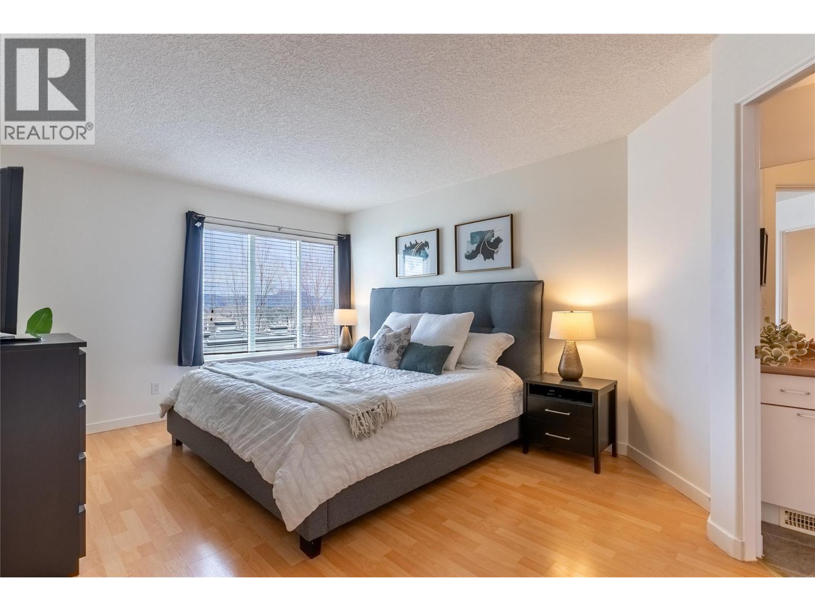 #18 411 ABERDEEN Drive Unit# 18 - 15