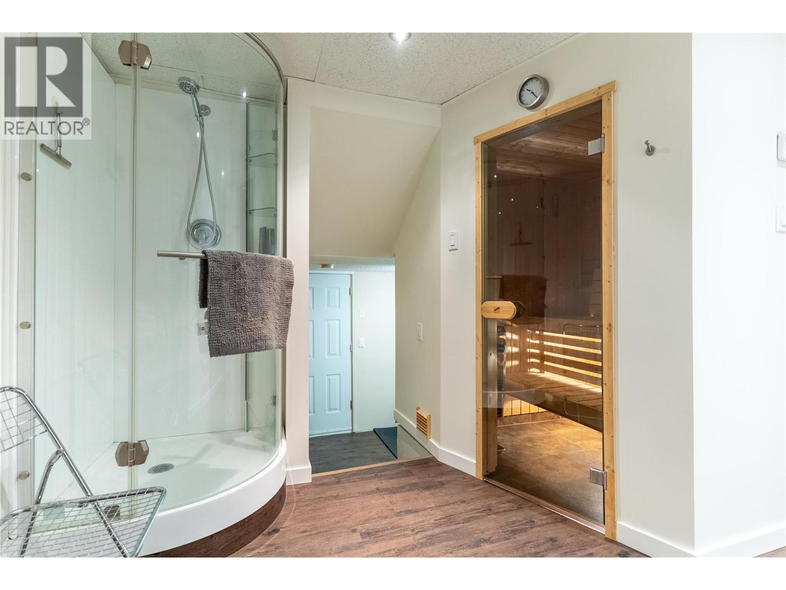 #18 411 ABERDEEN Drive Unit# 18 - 23