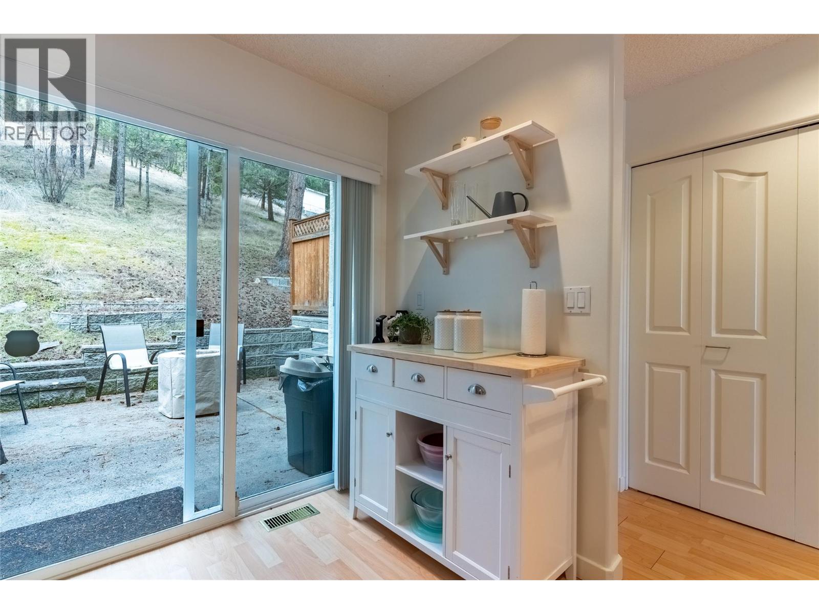 #18 411 ABERDEEN Drive Unit# 18 - 9