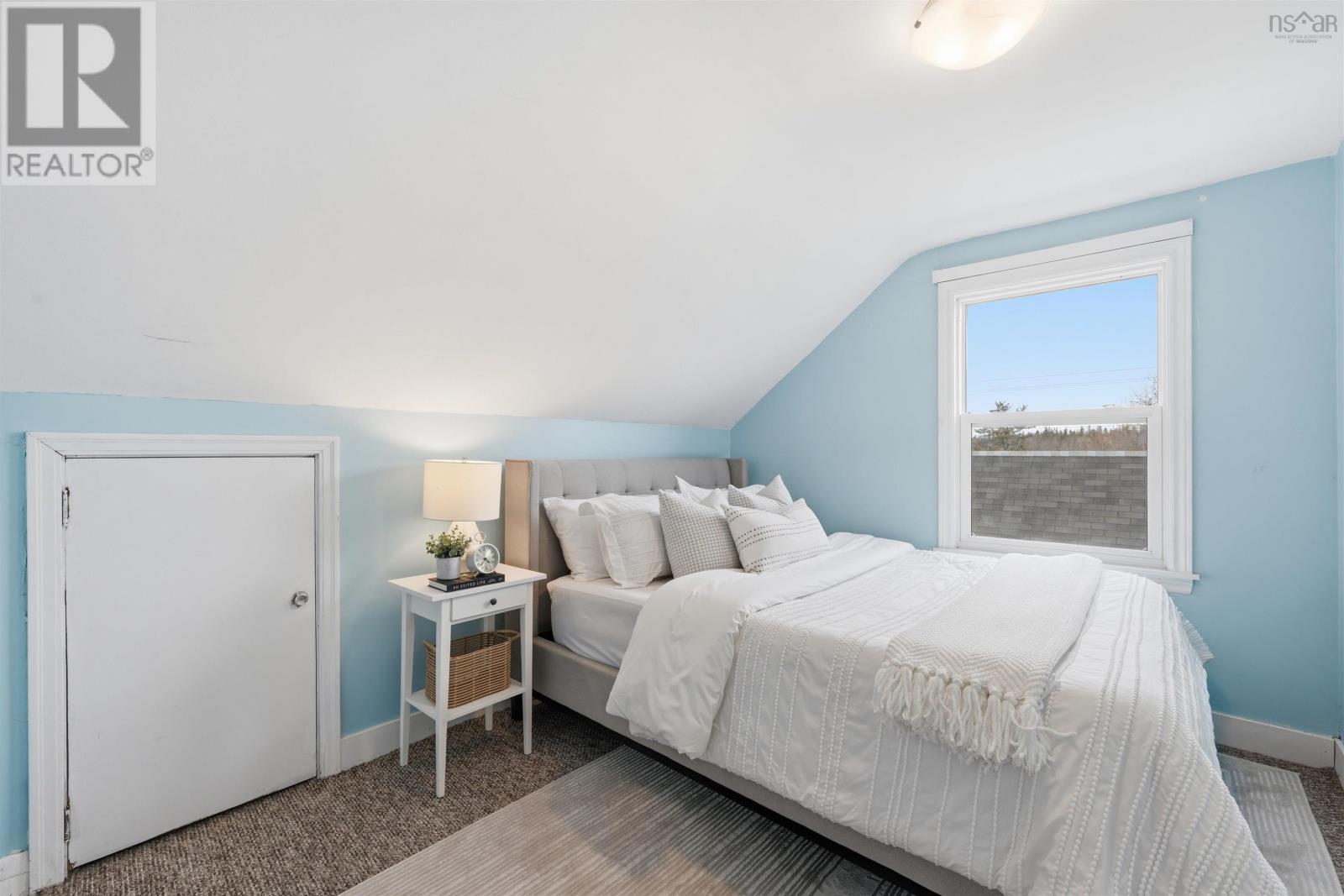 Property 21 of 44 of 6 Parkdale Avenue